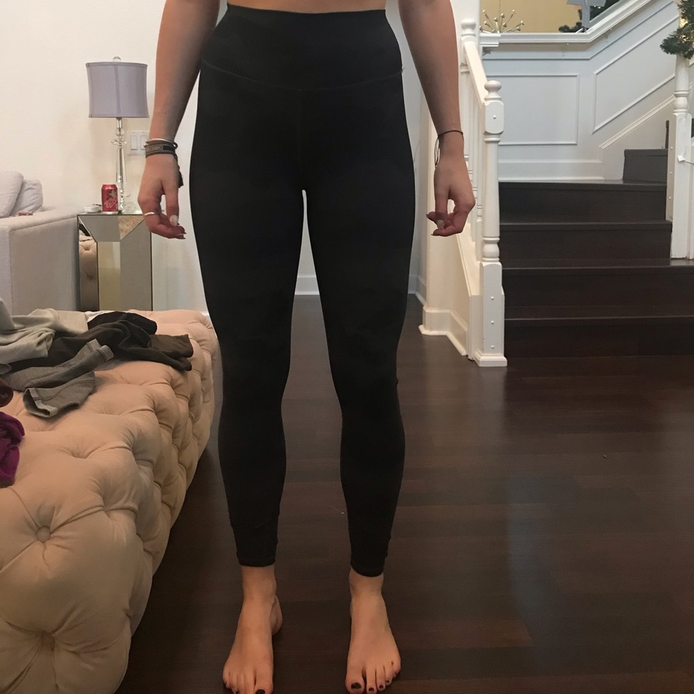 Camo Alo Yoga leggings